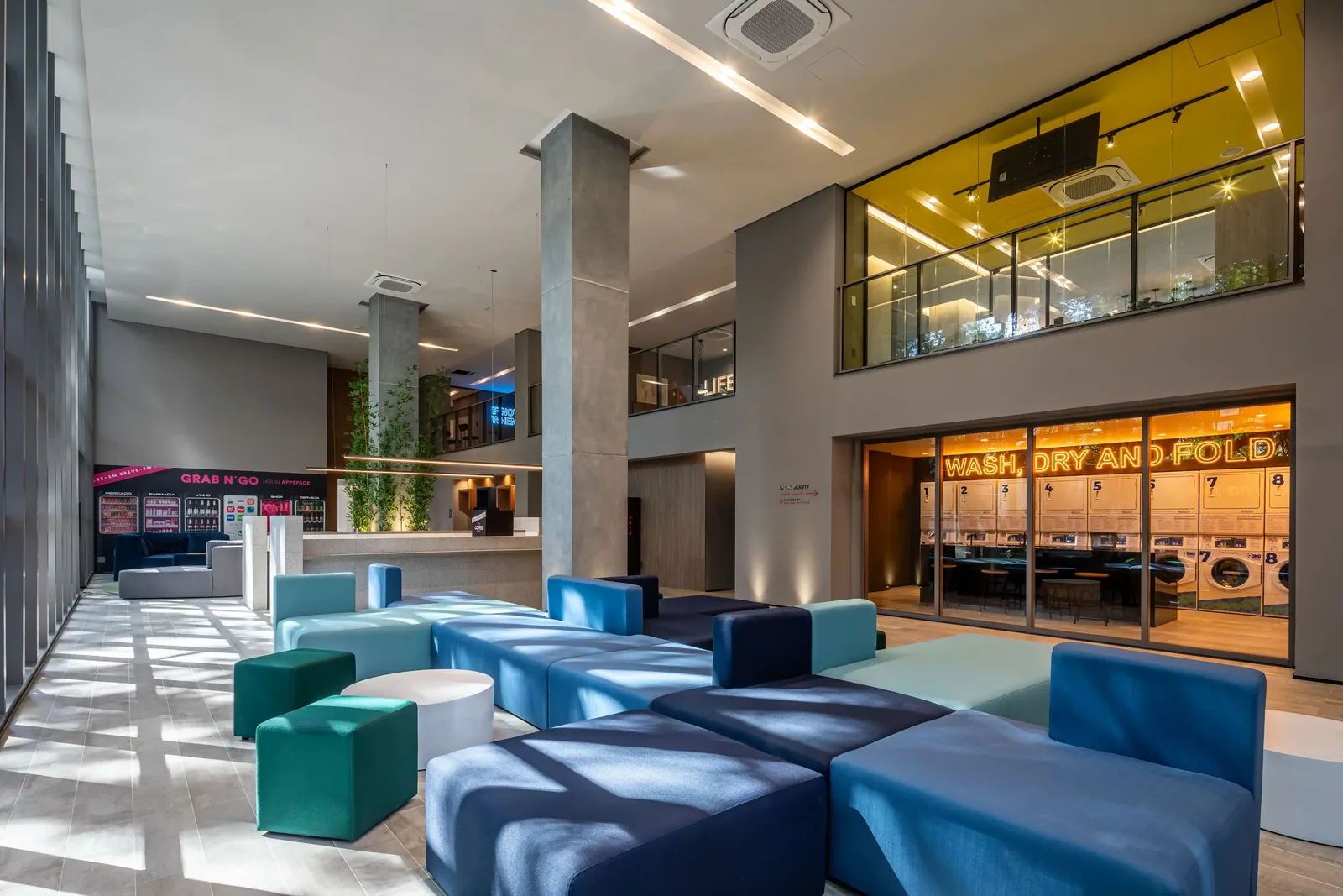 Coworking Pro with a double-height lounge